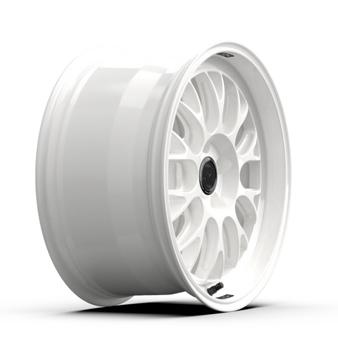 fifteen52 Holeshot RSR 18x9.5 5x114.3 38mm ET 73.1mm Center Bore Rally White