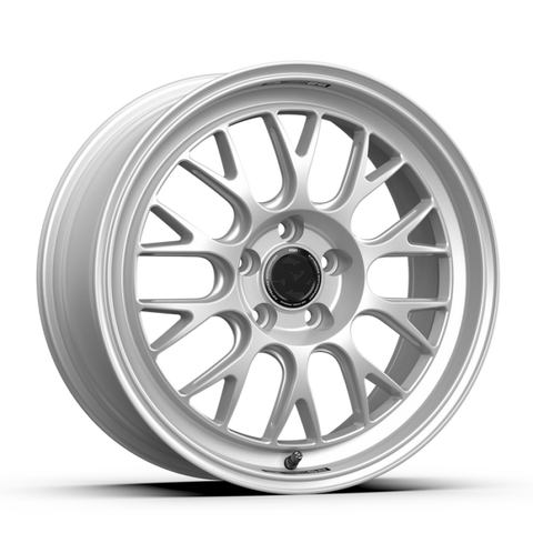 fifteen52 Holeshot RSR 18x8.5 5x112 42mm ET 57.1mm Center Bore Radiant Silver